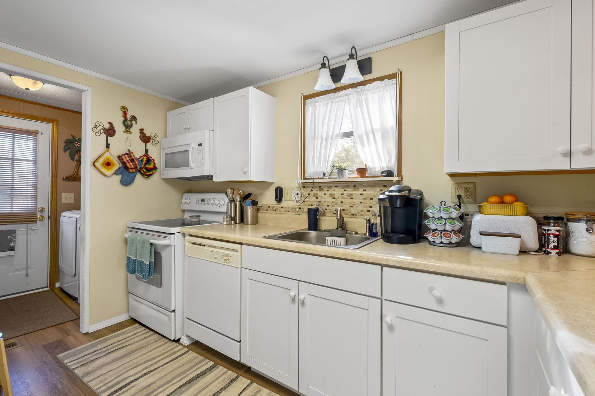 1118 Woodville Circle Photo 7
