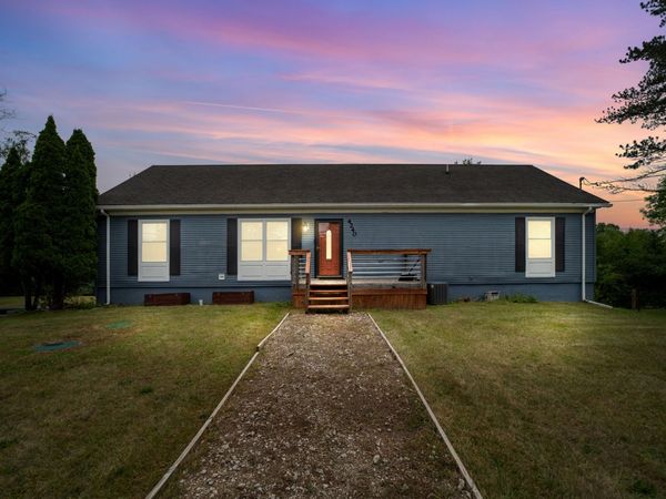 4240 E Commerce Road, Commerce Twp, MI 48382