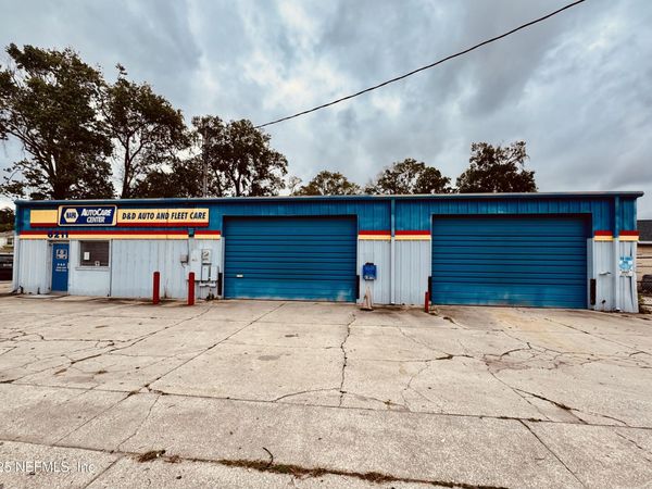 6211 BLANDING Boulevard, Jacksonville, FL 32244