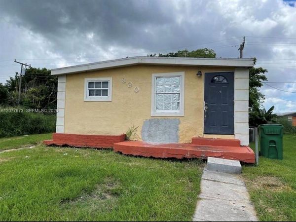 820 Rickey Jackson Blvd , Pahokee, FL 33476