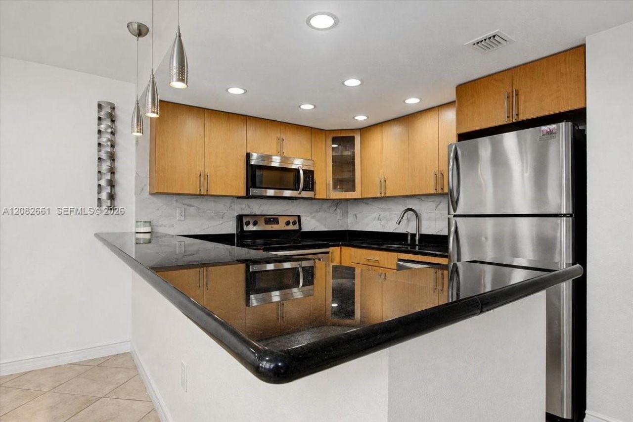 1975 Normandy Dr, Unit 303, Miami Beach, FL 33141 Photo