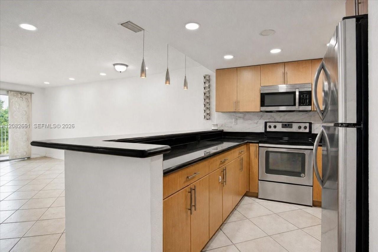 1975 Normandy Dr, Unit 303, Miami Beach, FL 33141 Photo
