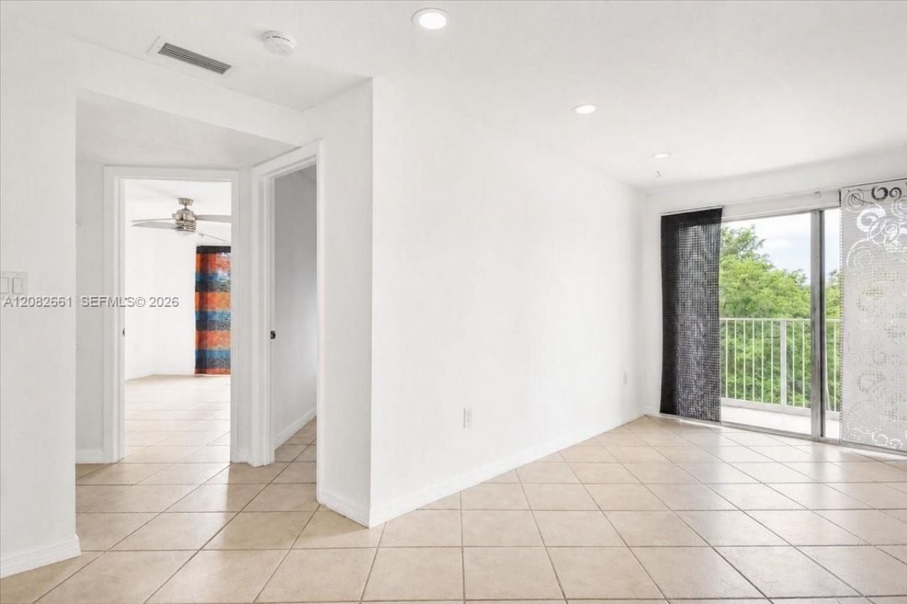 1975 Normandy Dr, Unit 303, Miami Beach, FL 33141 Photo