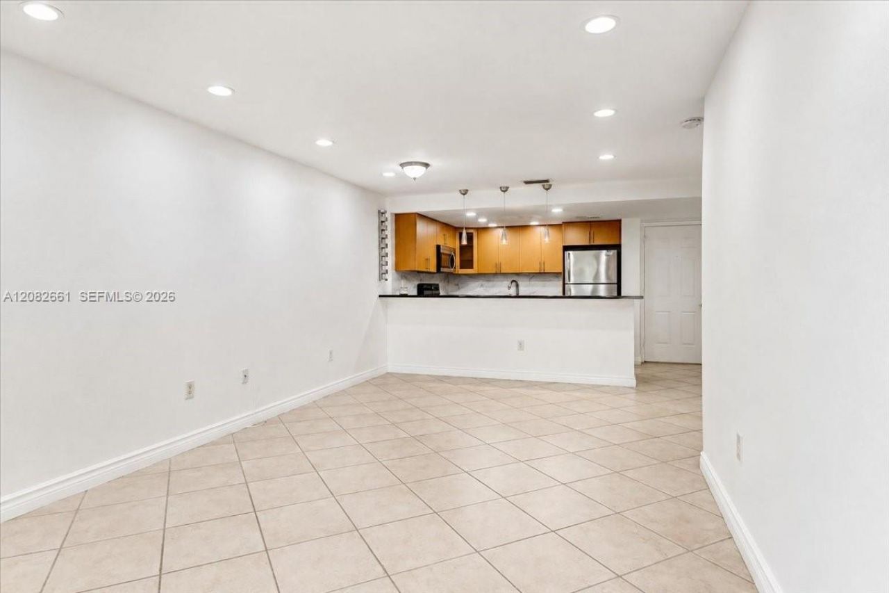 1975 Normandy Dr, Unit 303, Miami Beach, FL 33141 Photo