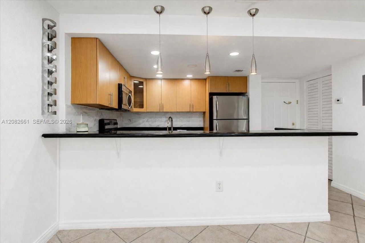 1975 Normandy Dr, Unit 303, Miami Beach, FL 33141 Photo