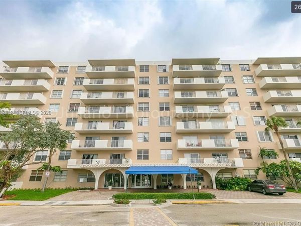 1455 N Treasure Dr , Unit 4M, North Bay Village, FL 33141