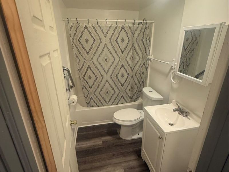 56 E Mapledale Avenue, Akron, OH 44301 Photo 8