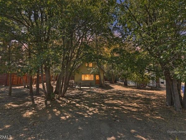 476 San Bernardino, Sugarloaf, CA 92386