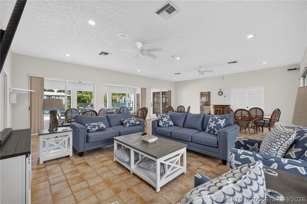 803 SE Central Parkway , Unit 9, Stuart, FL 34994 Photo