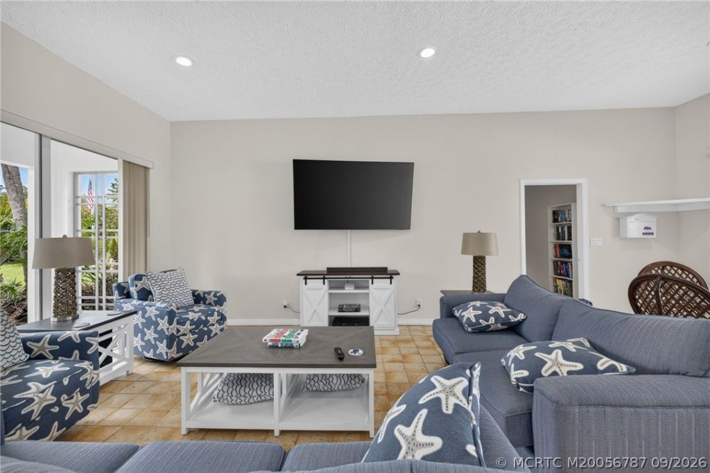 803 SE Central Parkway , Unit 9, Stuart, FL 34994 Photo
