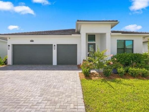 10105 SW Latium Way, Port St. Lucie, FL 34987
