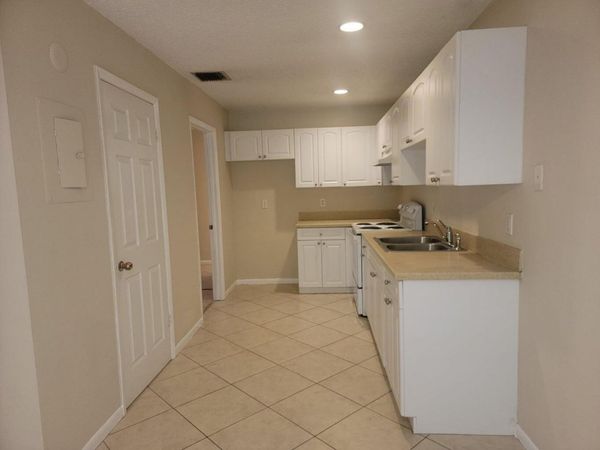 2002 S 10th Street, Unit C, Fort Pierce, FL 34950