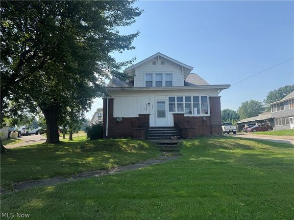 521 S Prospect Avenue S, Hartville, OH 44632