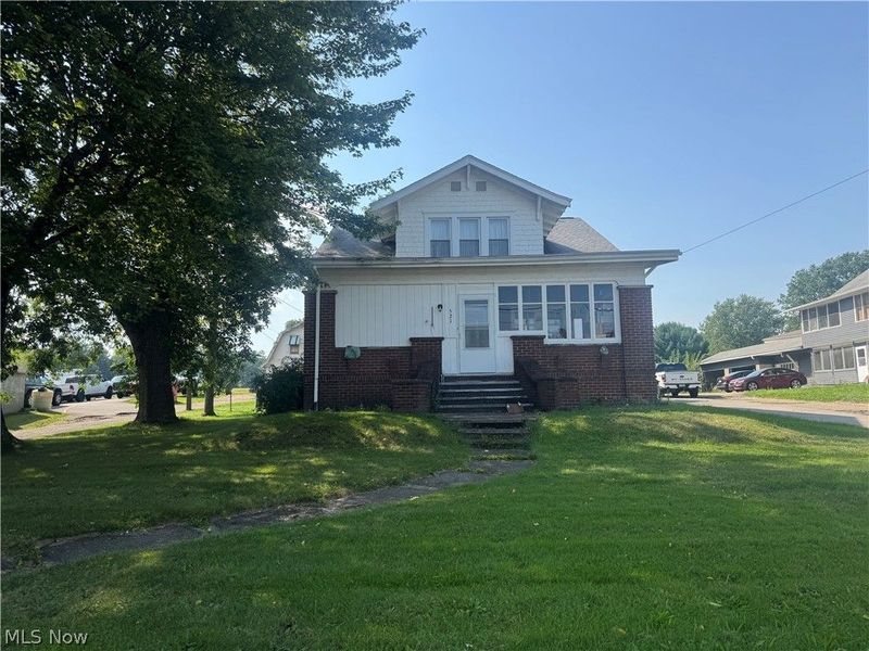 521 S Prospect Avenue S, Hartville, OH 44632 Photo 1