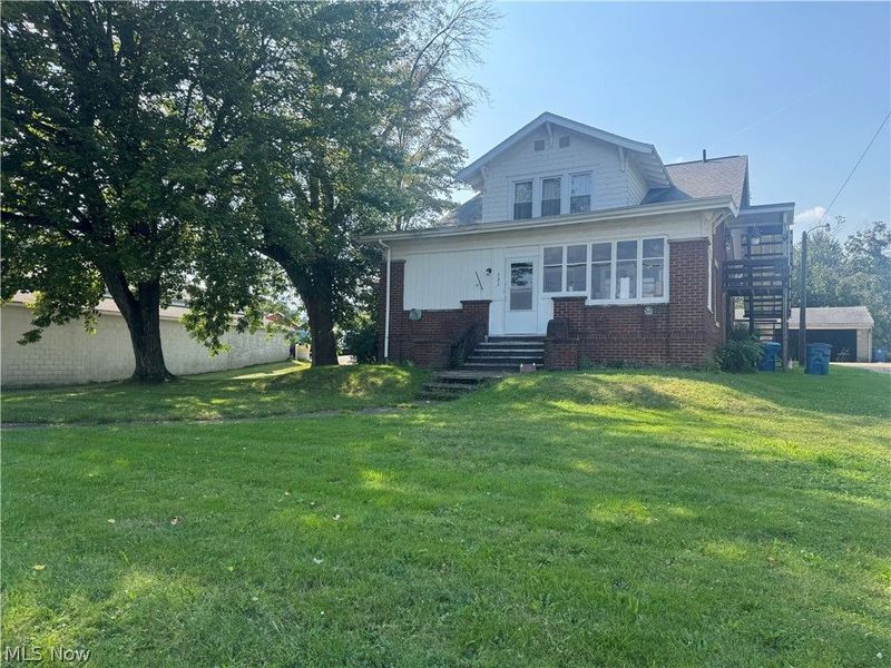 521 S Prospect Avenue S, Hartville, OH 44632 Photo 2