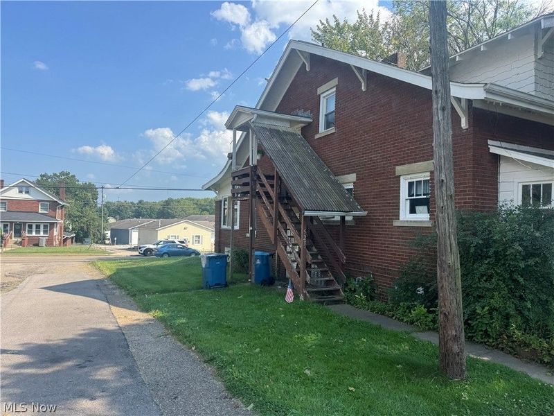521 S Prospect Avenue S, Hartville, OH 44632 Photo 3