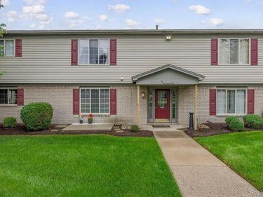 43992 freeway dr, Unit 94, Sterling Heights, Mi 48313