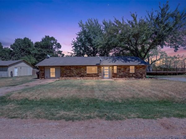 21480 Pioneer Circle, Harrah, OK 73045