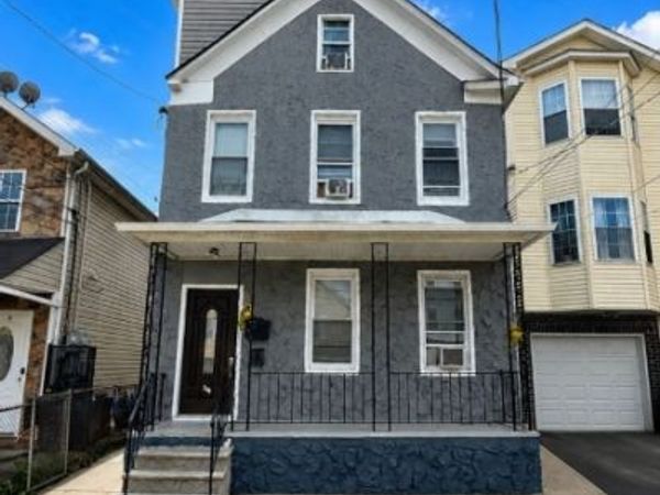 230 Pine St, Elizabeth, NJ 07206