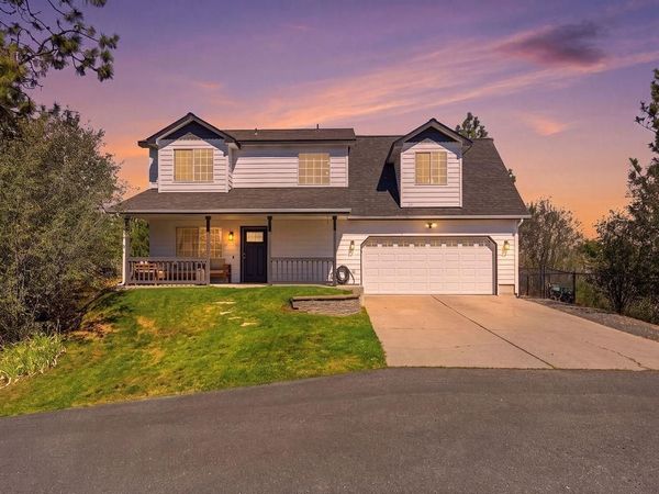 8220 E SOMMERSET Dr, Spokane, WA 99217