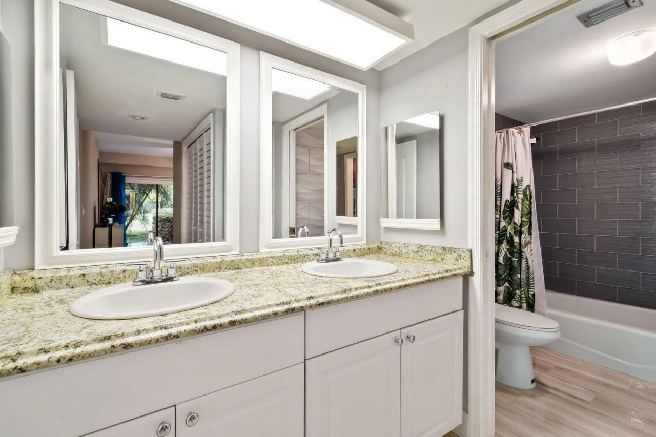 13334 Polo Club Road, Unit 250, Wellington, FL 33414 Photo