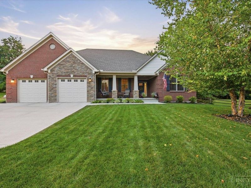 5873 Kenwood Road, Madeira, OH 45243 Photo 2