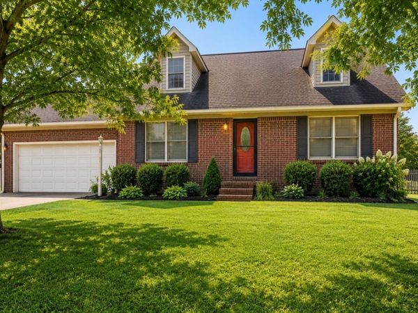 135 Springmont Dr , Hopkinsville, KY 42240