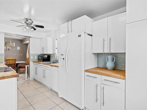 8002 Lagos De Campo Blvd , Unit B-101, Tamarac, FL 33321