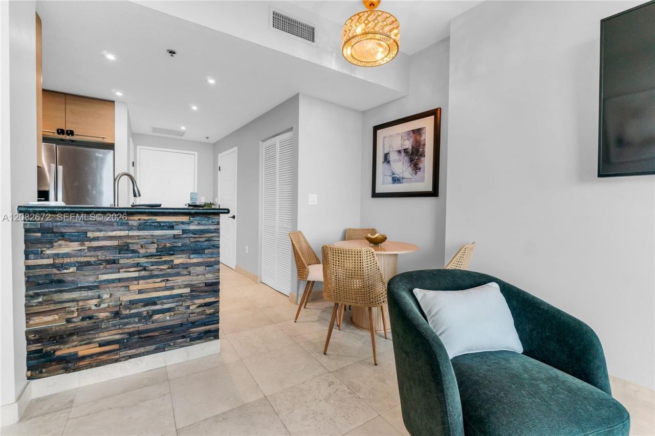 6515 E Collins Ave, Unit 1504, Miami Beach, FL 33141 Photo