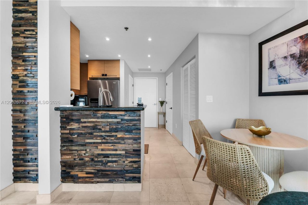 6515 E Collins Ave, Unit 1504, Miami Beach, FL 33141 Photo