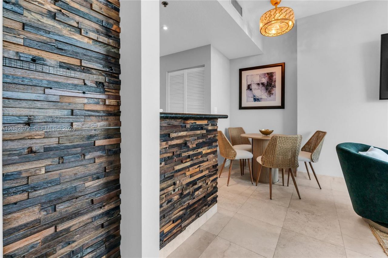 6515 E Collins Ave, Unit 1504, Miami Beach, FL 33141 Photo