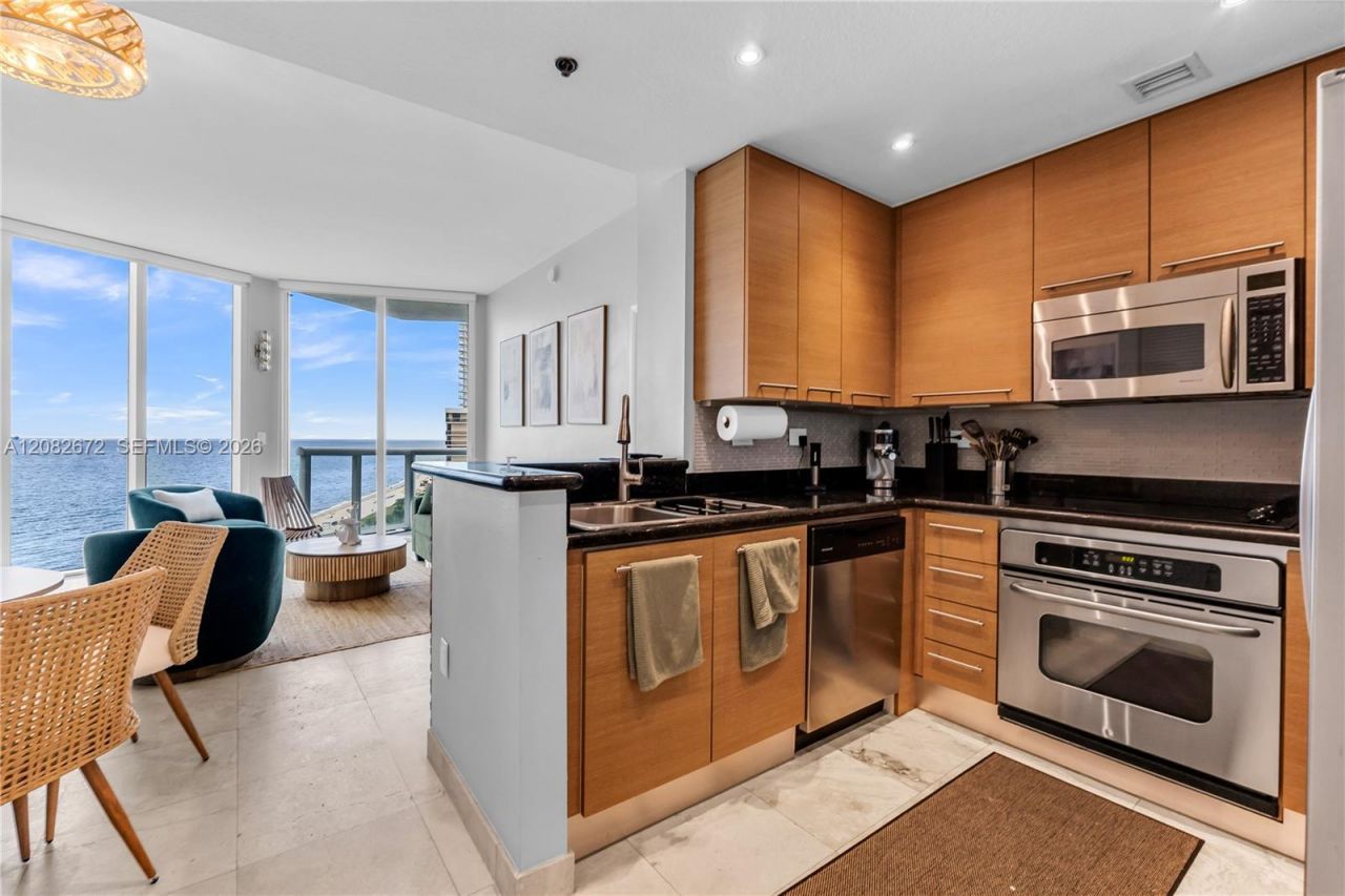 6515 E Collins Ave, Unit 1504, Miami Beach, FL 33141 Photo