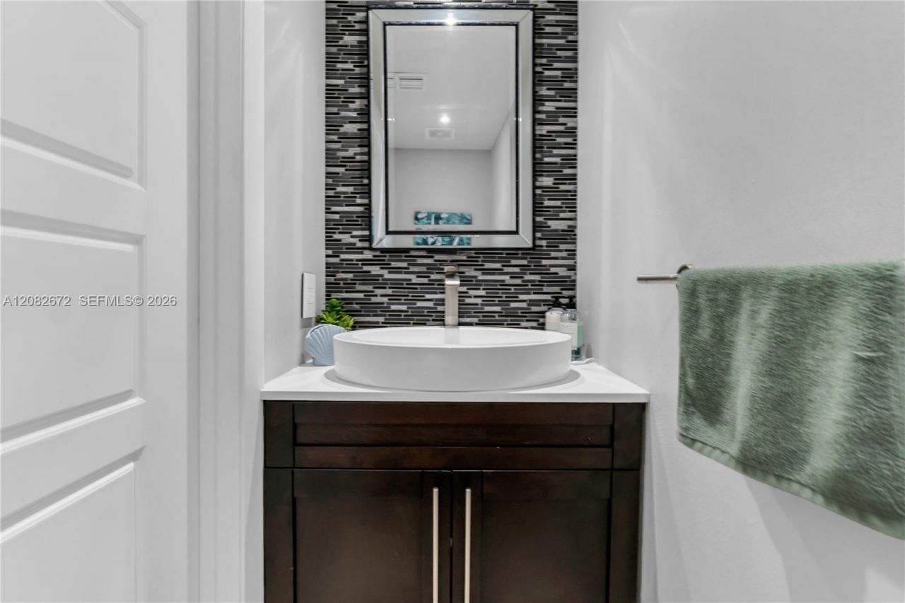 6515 E Collins Ave, Unit 1504, Miami Beach, FL 33141 Photo