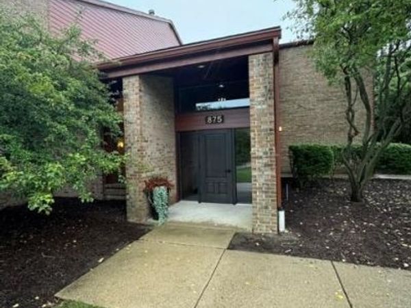 875 Greenview Court, Unit 62, Rochester Hills, Mi 48307