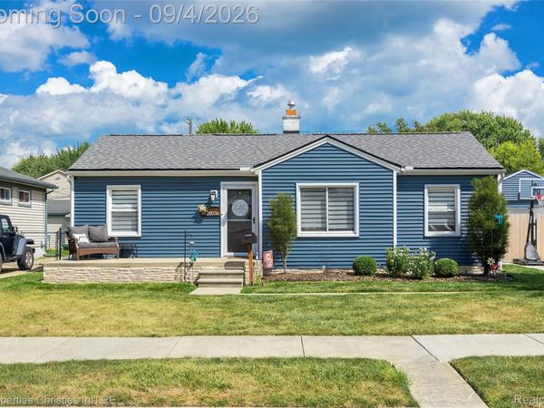 28036 Larchmont Street, St Clair Shores, Mi 48081