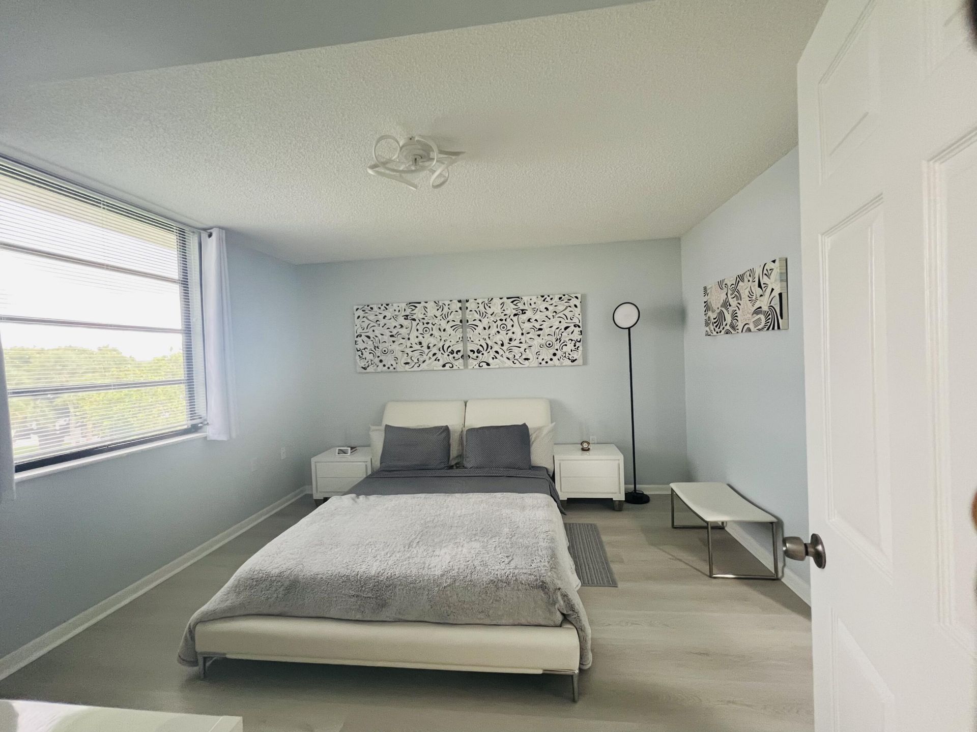 3635 Whitehall Drive, Unit 404, West Palm Beach, FL 33401 Photo
