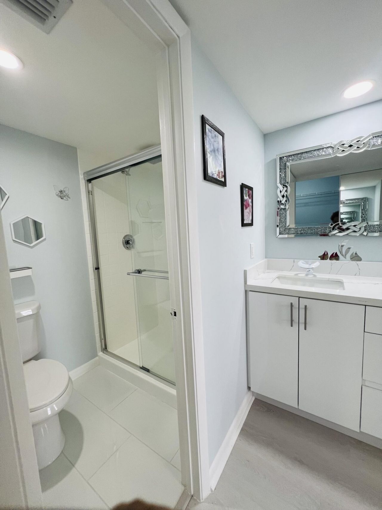 3635 Whitehall Drive, Unit 404, West Palm Beach, FL 33401 Photo