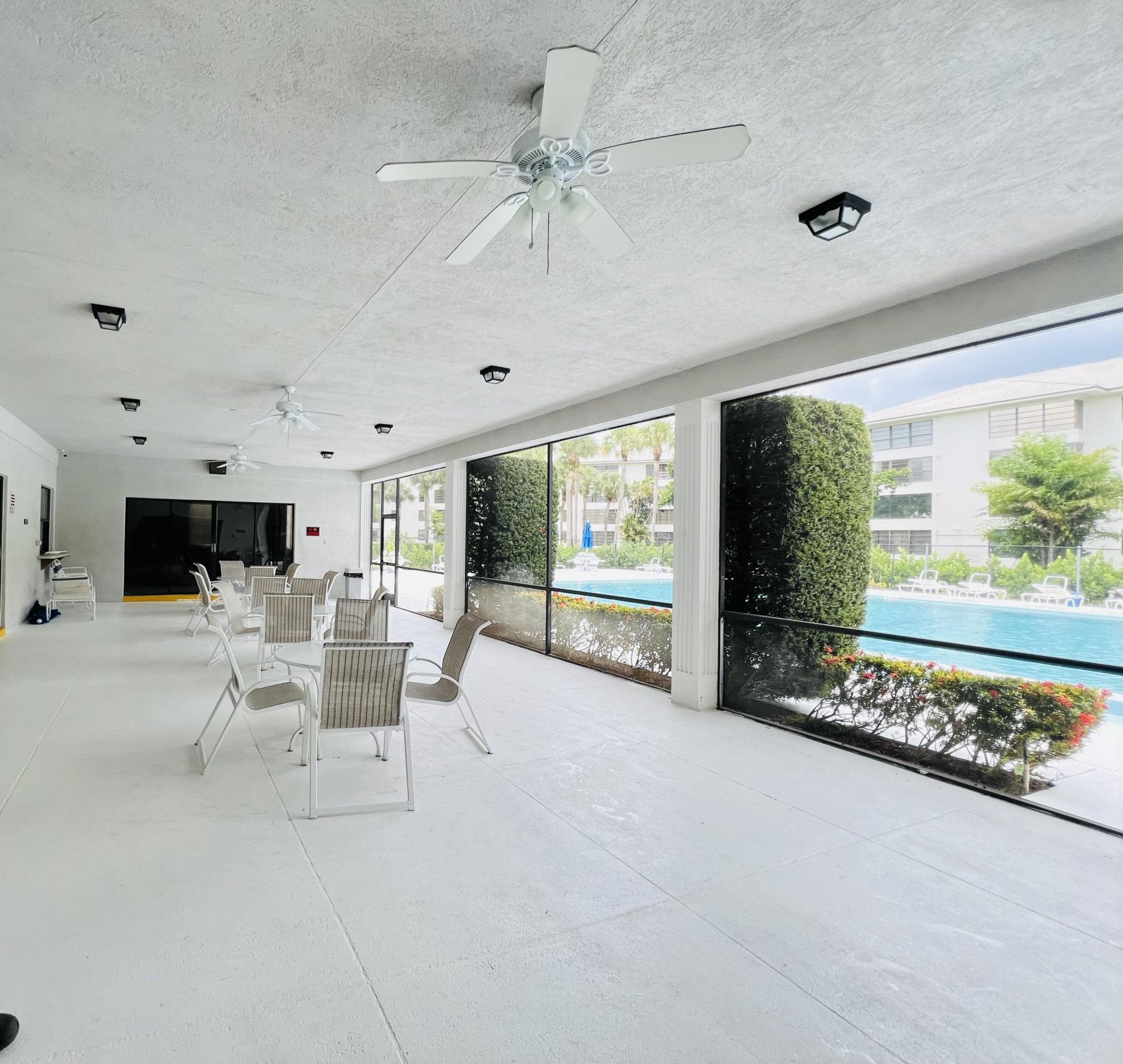 3635 Whitehall Drive, Unit 404, West Palm Beach, FL 33401 Photo