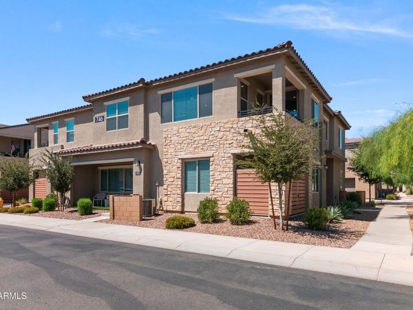 746 E Doral Avenue, Unit 201, Gilbert, AZ 85297