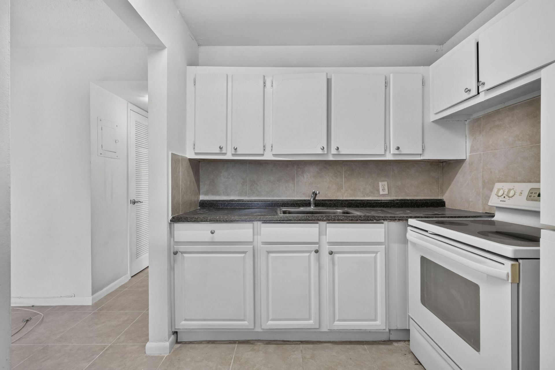 210 Canterbury J, Unit 1, West Palm Beach, FL 33417 Photo