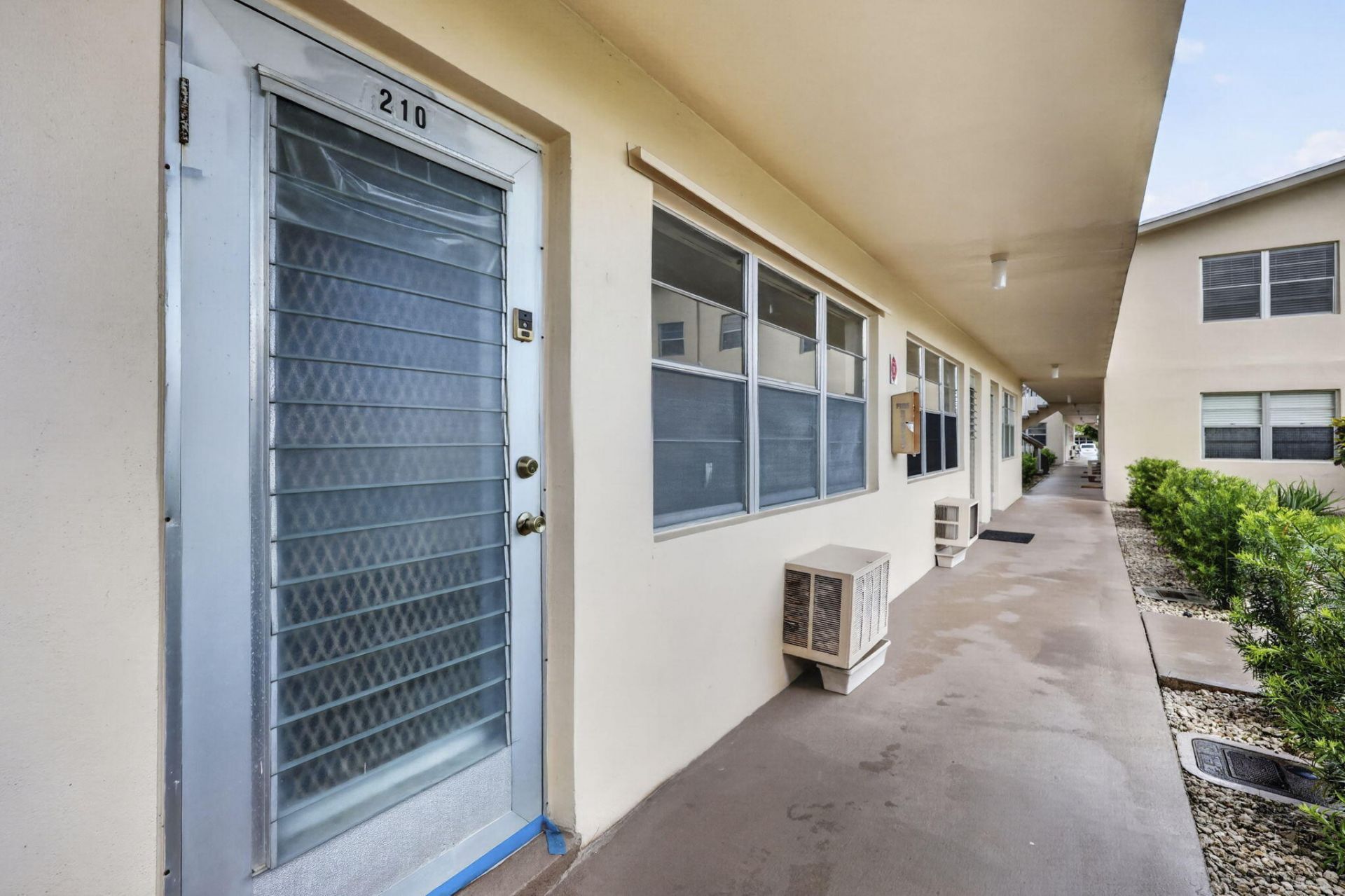 210 Canterbury J, Unit 1, West Palm Beach, FL 33417 Photo