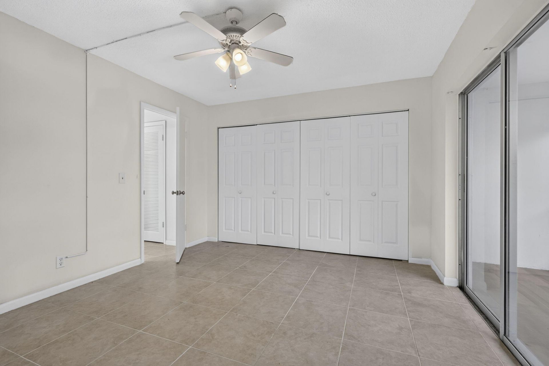 210 Canterbury J, Unit 1, West Palm Beach, FL 33417 Photo
