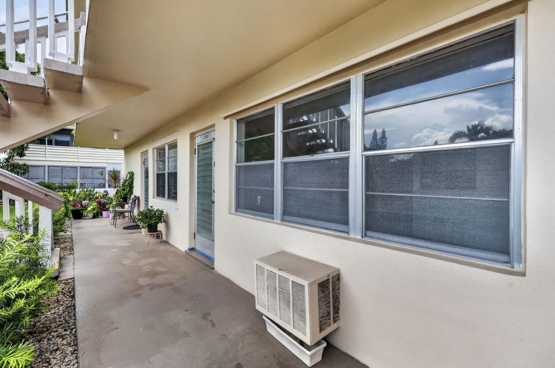 210 Canterbury J, Unit 1, West Palm Beach, FL 33417 Photo