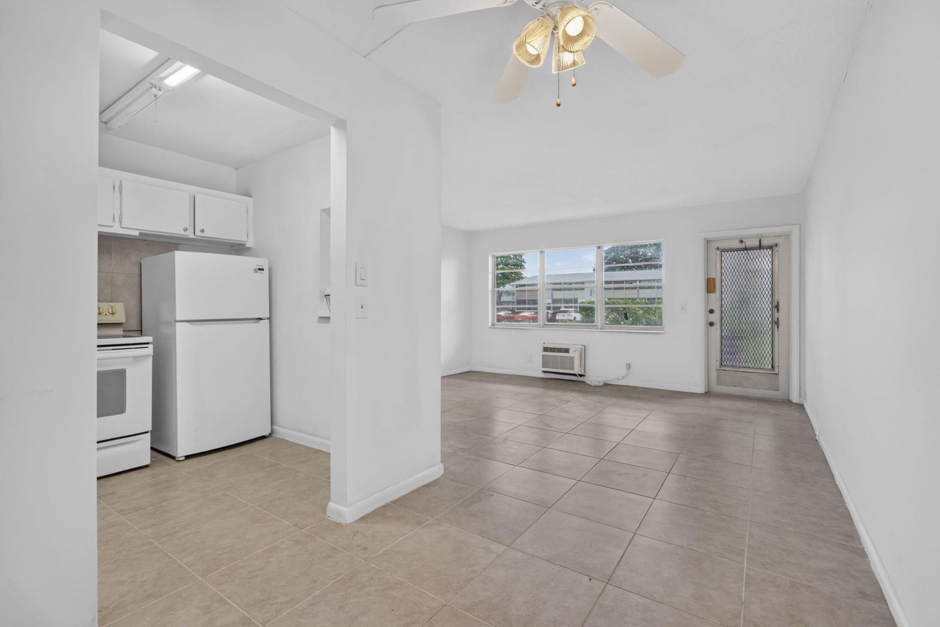 210 Canterbury J, Unit 1, West Palm Beach, FL 33417 Photo