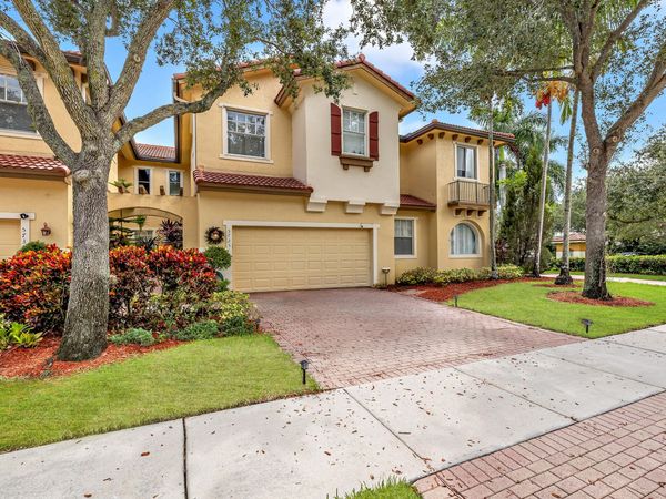 5725 NW 120th Avenue, Coral Springs, FL 33076