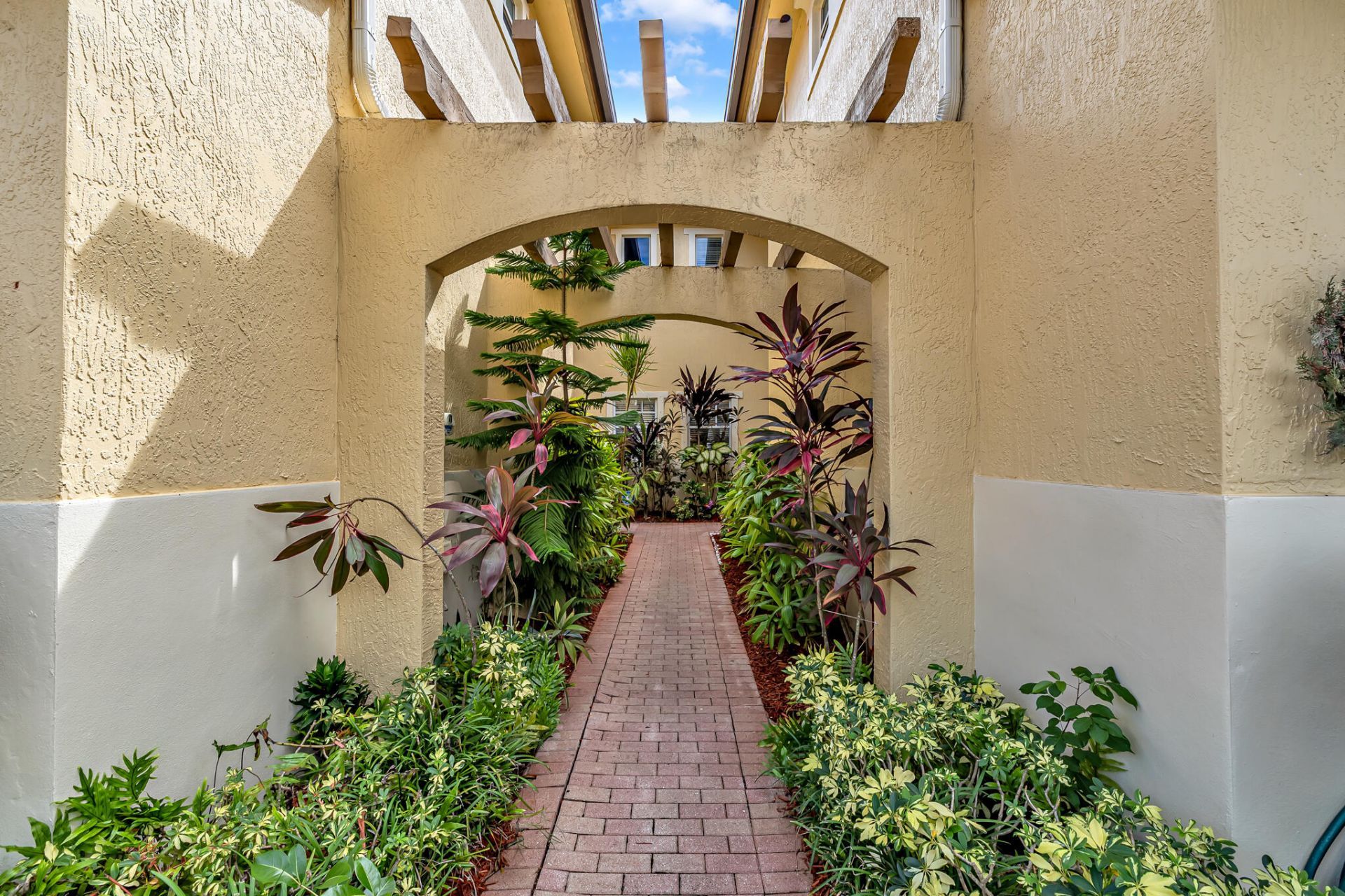 5725 NW 120th Avenue, Coral Springs, FL 33076 Photo