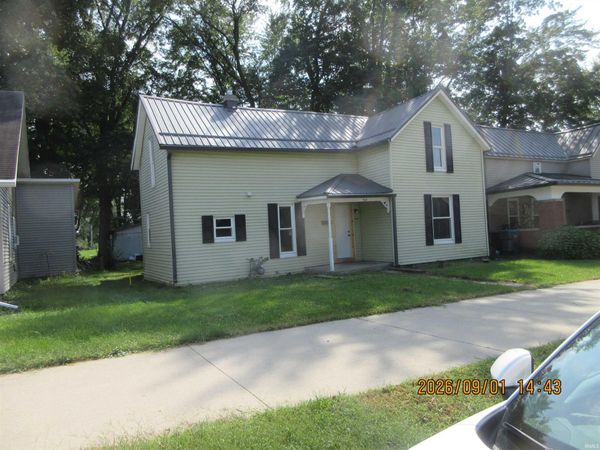910 E Market Street, Warsaw, IN 46580