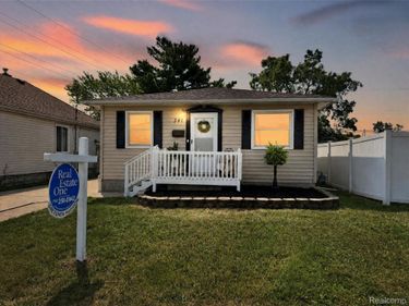 341 Sibley Road , Trenton, Mi 48183