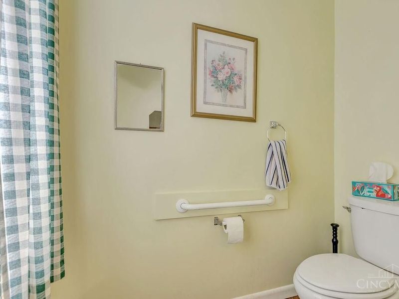 2549 Trevor Place, Cincinnati, OH 45225 Photo 19
