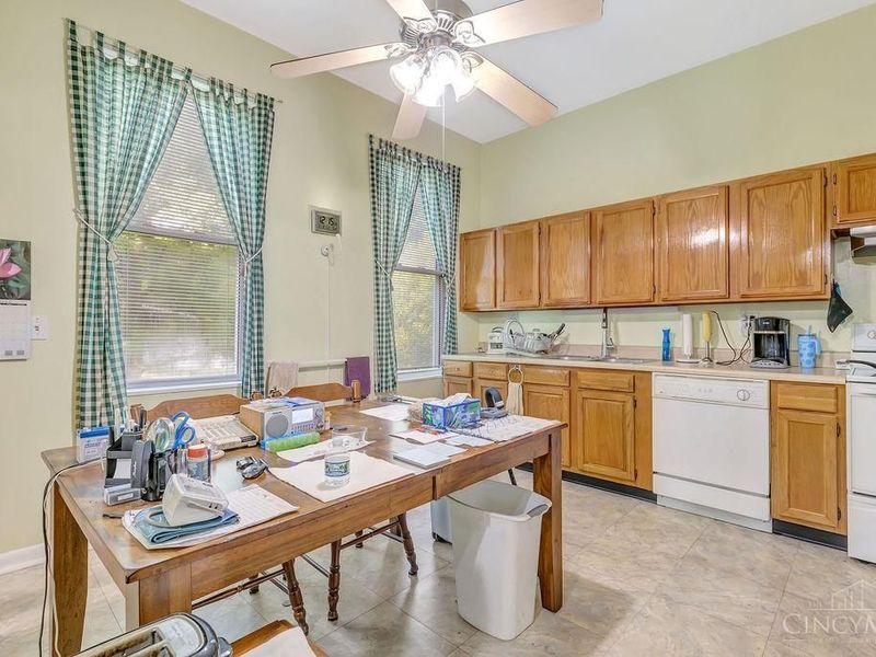2549 Trevor Place, Cincinnati, OH 45225 Photo 5